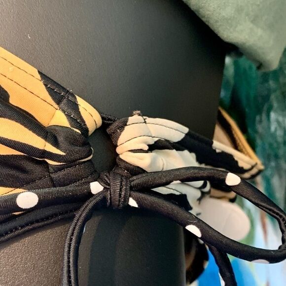 Victoria’s Secret Bikini Bottoms - Picture 7 of 14